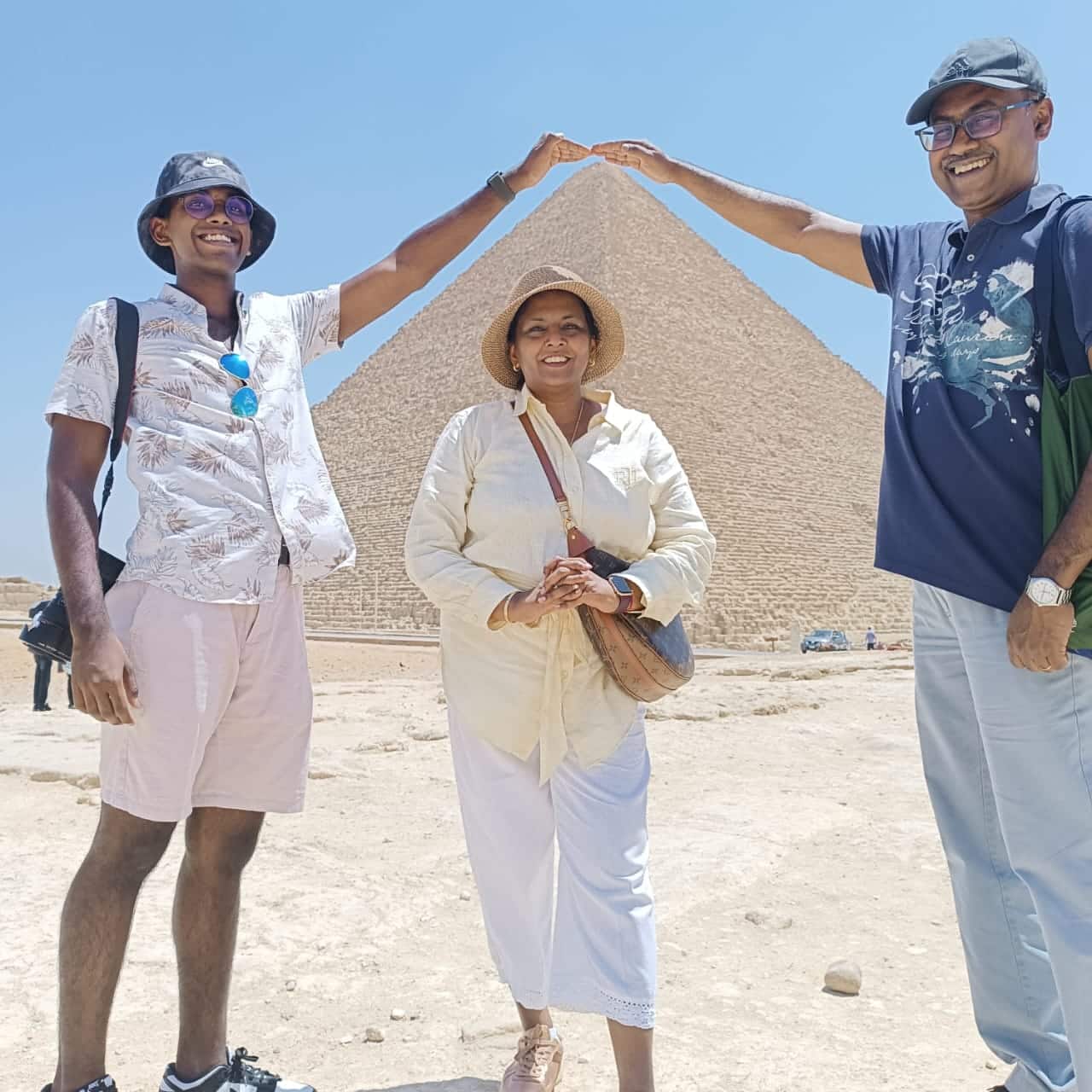 Cairo Private Day Tour from Marsa Alam (Pyramids, GEM and Bazaar) Cairo Private Day Tour from Marsa Alam (Pyramids, GEM and Bazaar)
